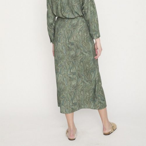 Falda midi de estilo pareo con estampado de líneas