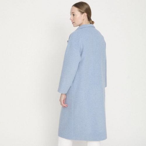 Abrigo largo Oversize en color azul celeste