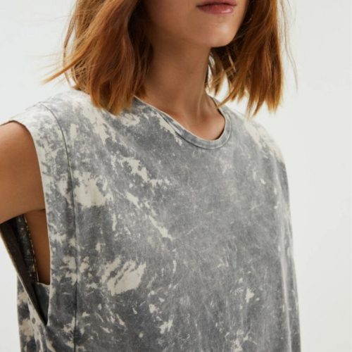 Camiseta sin mangas con efecto desgastado en gris