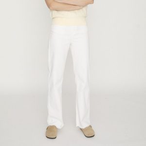 Pantalón blanco ancho con bajo desflecado