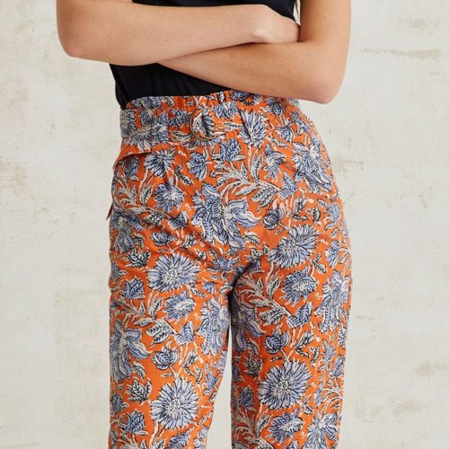 Pantalón con estampado floral en naranja de la marca Yerse